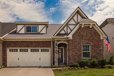893 Cherry Grove Dr, Hendersonville, TN 37075