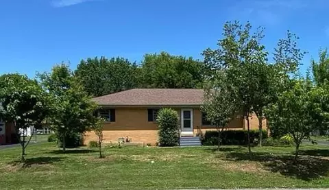 306 Woodlawn Dr, Hopkinsville, KY 42240