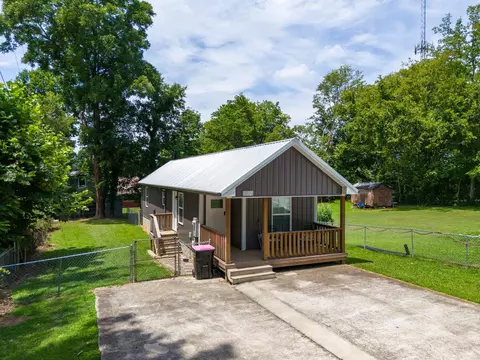 112 Oak St, Ashland City, TN 37015