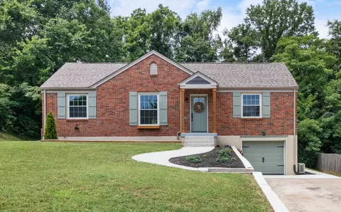 1716 Valley Rd, Clarksville, TN 37043