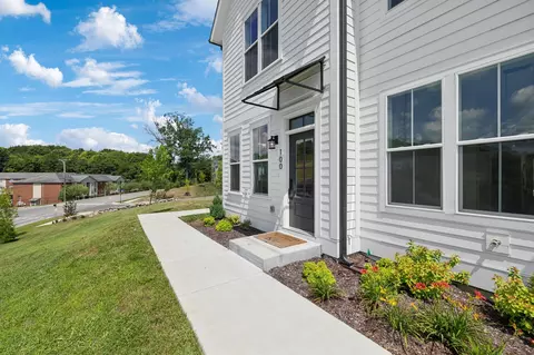 100 Stella Dr, Nashville, TN 37209