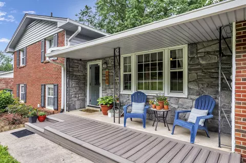 7981 Sawyer Brown Rd, Nashville, TN 37221