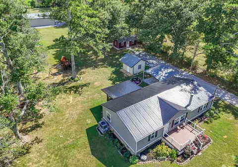946 Mcmahan Rd, Bradyville, TN 37026