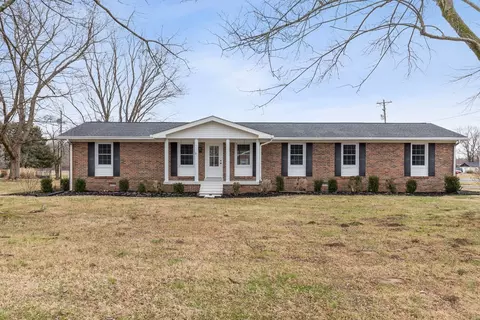 500 Greenwood Dr, Lafayette, TN 37083