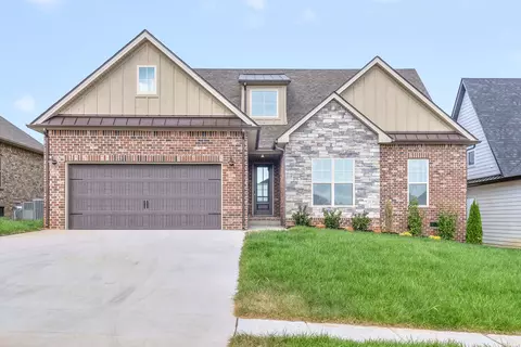 995 Alton Dr, Clarksville, TN 37043