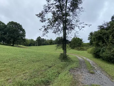 1221 End St, Columbia, TN 38401