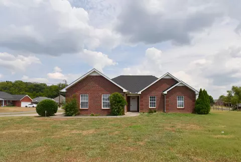 8004 Wicker Dr, Smyrna, TN 37167
