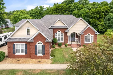 632 Shadowbrook Dr, Columbia, TN 38401