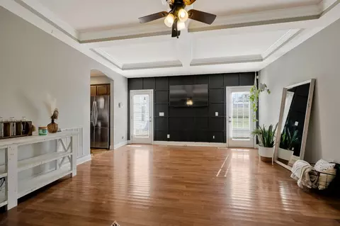 Living - 250 High St E, Mcewen, TN 37101 photo 1 of 3
