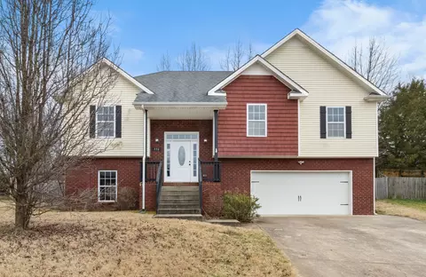 356 Chestnut Grove Ct, Clarksville, TN 37042