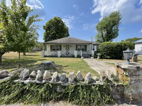 Exterior - 30 E Main St, Monteagle, TN 37356 photo 2 of 8