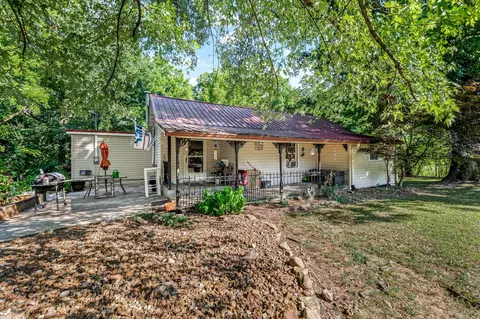 81 Pleasant Grove Ln, Estill Springs, TN 37330