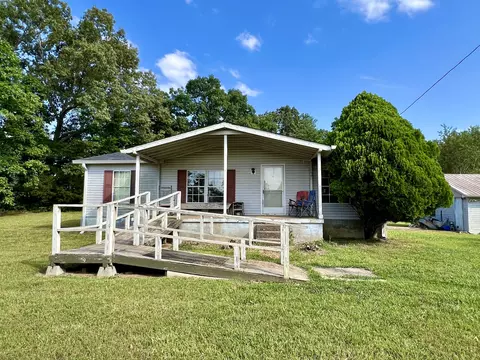 1348 Hamble Rd, Charlotte, TN 37036