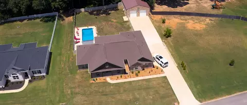 27 Ivy Dr, Fayetteville, TN 37334