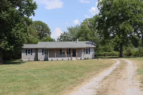 Exterior - 1326 N Main St, Eagleville, TN 37060 photo 4 of 7