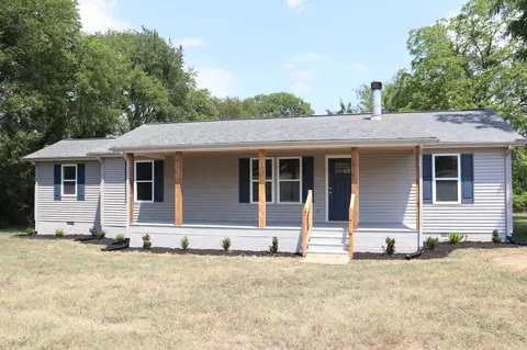 Exterior - 1326 N Main St, Eagleville, TN 37060 photo 2 of 7