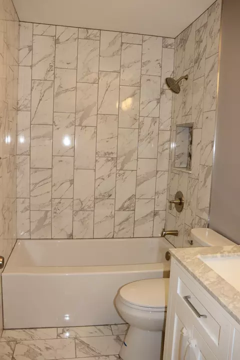 Bath - 1326 N Main St, Eagleville, TN 37060 photo 3 of 4