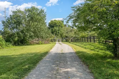 Exterior - 6443 Highway 25e, Springfield, TN 37172 photo 6 of 13