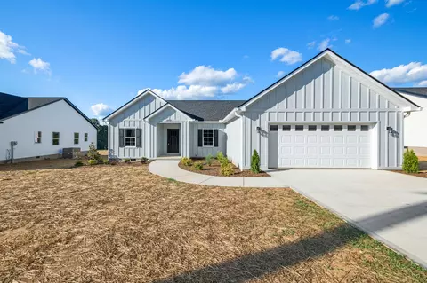 4695 Window Cliff Rd, Baxter, TN 38544