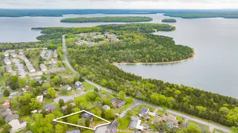 3864 Lake Aire Dr, Nashville, TN 37217