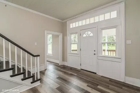 Entry Way - 620 Mitchell Rd, Pulaski, TN 38478 photo 2 of 3