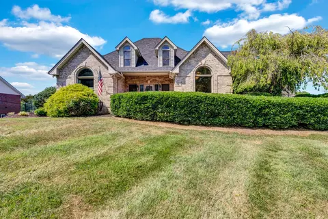 435 Freedom Trl, Sparta, TN 38583