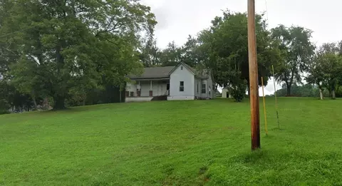1360 Rock Springs Rd, Bethpage, TN 37022