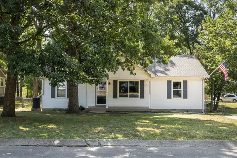 4900 Peppertree Dr, Antioch, TN 37013