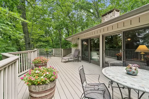 95 Poplar Ln, Sewanee, TN 37375