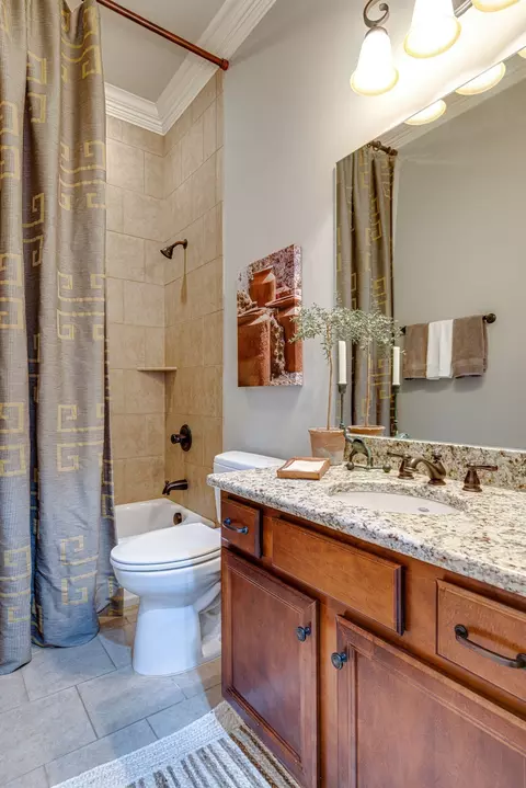 Bath - 225 Fitzgerald St, Franklin, TN 37064 photo 1 of 5