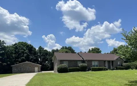 1940 Bradbury Rd, Adams, TN 37010