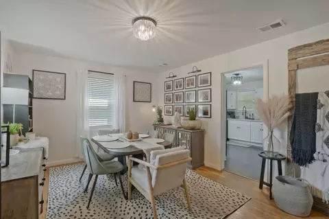 216 Ridgeway Dr, Nashville, TN 37214