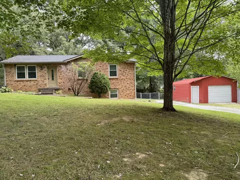 128 Ravenwood Cir, Dickson, TN 37055