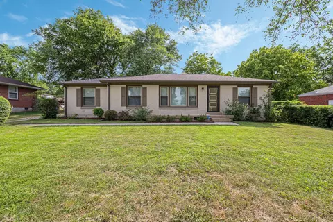 218 Amherst Dr, Nashville, TN 37214