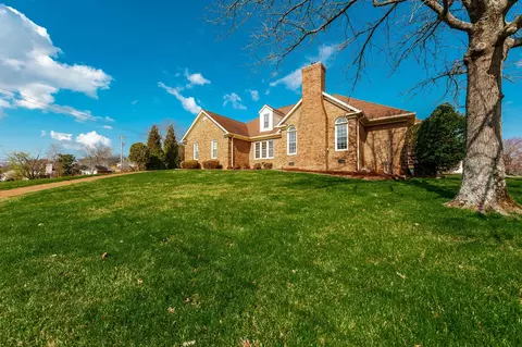 124 Governors Point Blvd, Hendersonville, TN 37075