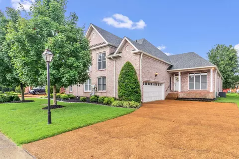 208 Stoners Glen Ct, Hermitage, TN 37076