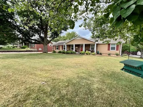 122 Oak Hill Dr, Lebanon, TN 37087