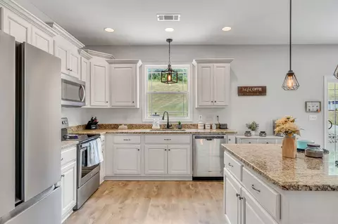 8565 Statesville Rd, Watertown, TN 37184