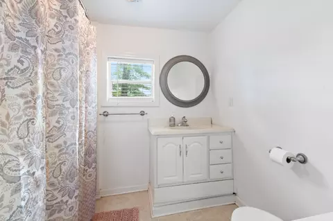 Bath - 107 Blue Rd, Dickson, TN 37055 photo 1 of 1