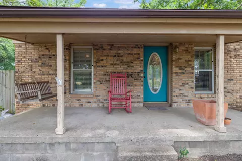 Exterior - 107 Blue Rd, Dickson, TN 37055 photo 3 of 7