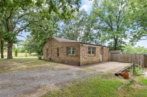 Exterior - 107 Blue Rd, Dickson, TN 37055 photo 4 of 7