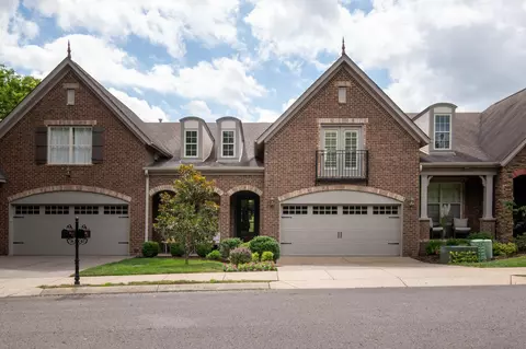 135 Village Cir, Lebanon, TN 37087