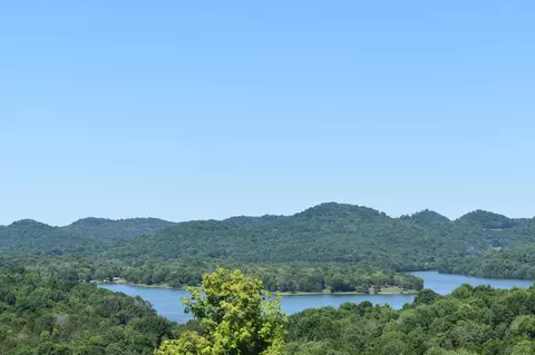 513 Horseshoe Bend Ln, Elmwood, TN 38560