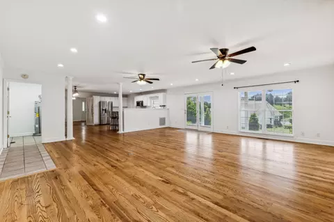 Living - 2604 Mariview Dr, Springfield, TN 37172 photo 8 of 11