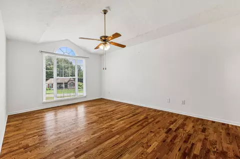 Living - 2604 Mariview Dr, Springfield, TN 37172 photo 5 of 11
