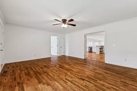 Living - 2604 Mariview Dr, Springfield, TN 37172 photo 4 of 11