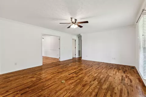 Living - 2604 Mariview Dr, Springfield, TN 37172 photo 1 of 11