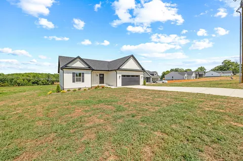 Exterior - 4675 Window Cliff Rd, Baxter, TN 38544 photo 4 of 7