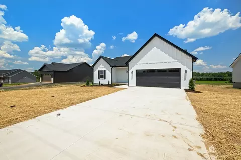 Exterior - 4711 Window Cliff Rd, Baxter, TN 38544 photo 2 of 4