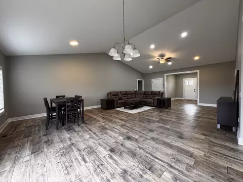 Living - 4711 Window Cliff Rd, Baxter, TN 38544 photo 3 of 3